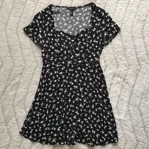 Forever 21 Floral Black & White Button Dress